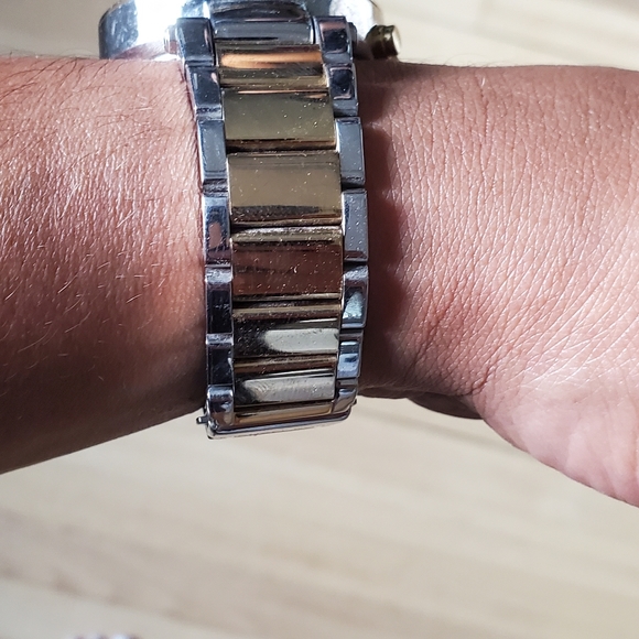 Authentic: Michael Kors Parker Two Tone Watch with box - Picture 14 of 15